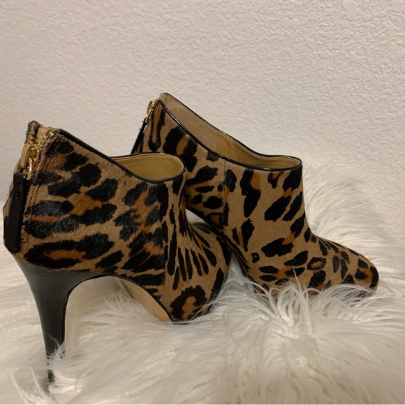 Nine West animal print booties. - Picture 4 of 4